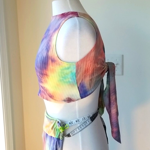 BOUTIQUE ๐ Lipstick Multi-Colored Tie Dyed Crop & Legging Set - Picture 6 of 10